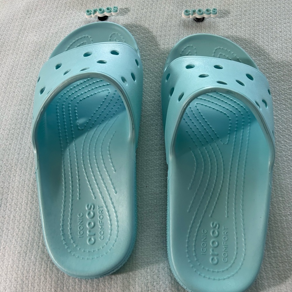 Crocs Classic Slides, Ice Blue, Roomy Fit, Size 10, NWT